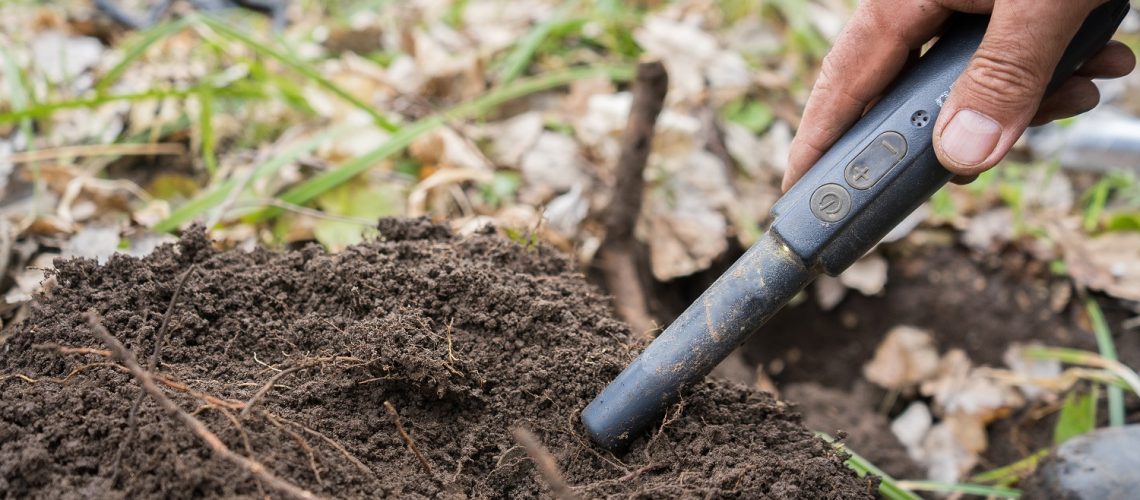 The 6 Best Pinpointer Metal Detectors In 2024